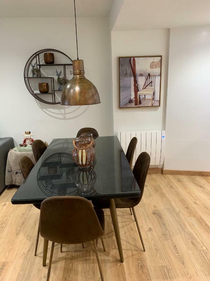 Apartaran 410 Vielha Bagian luar foto